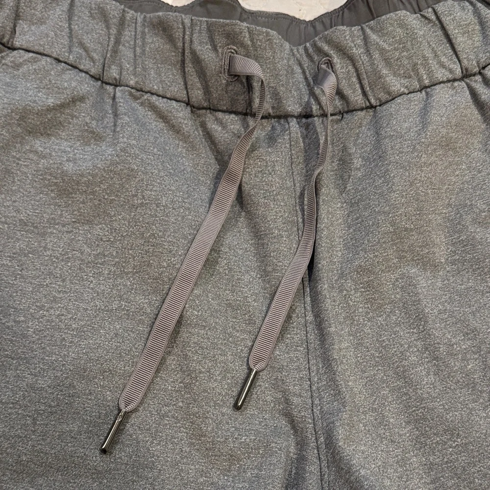 Lululemon Athletica On The Fly 2.5